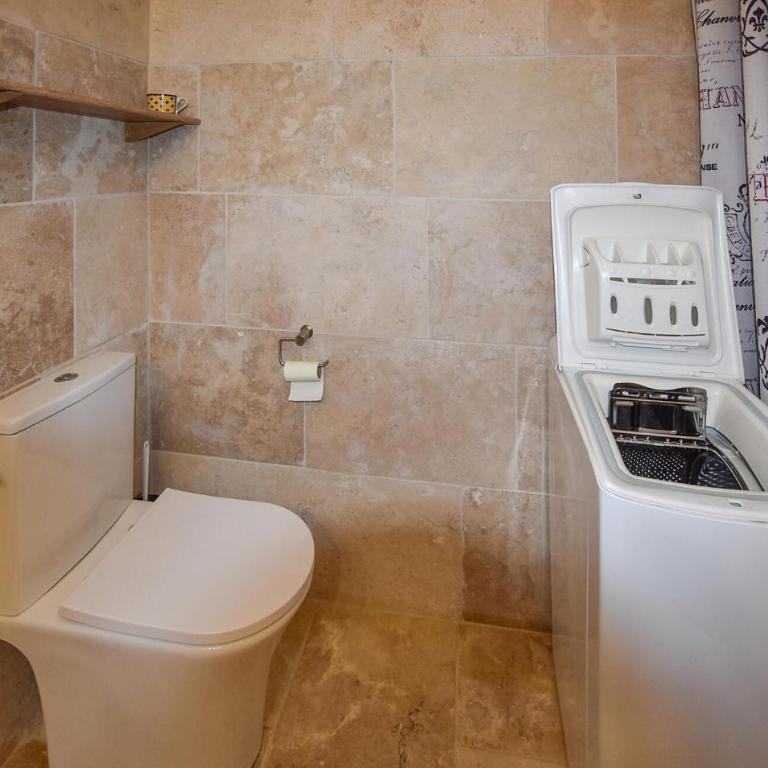 Stunning Home In Vaison-La-Romaine With Wifi - Maison de Vacances 1 Chambre - 10