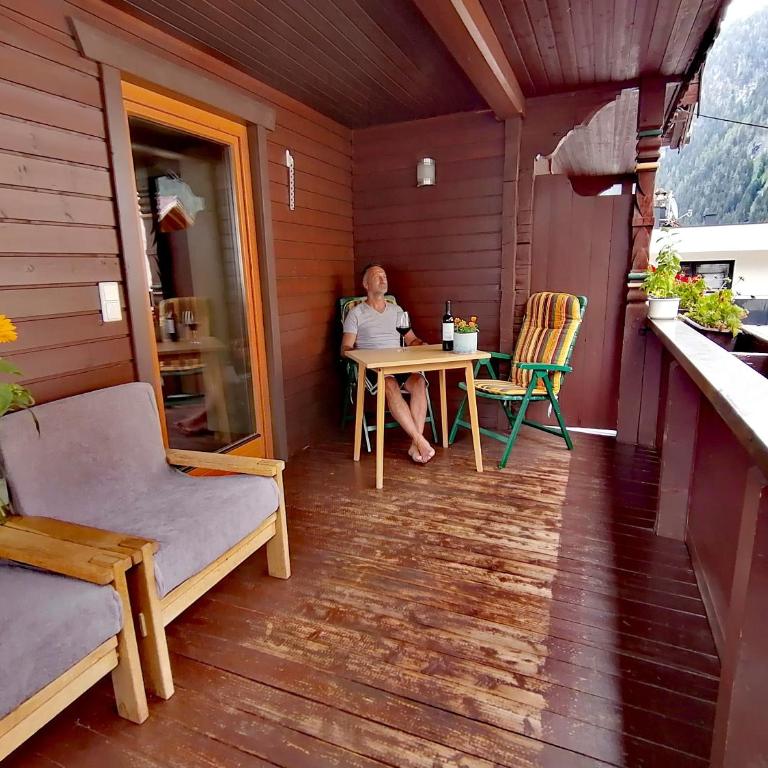 Gästehaus Vier Jahreszeiten - Apartment mit 2 Schlafzimmern und Terrasse - 3
