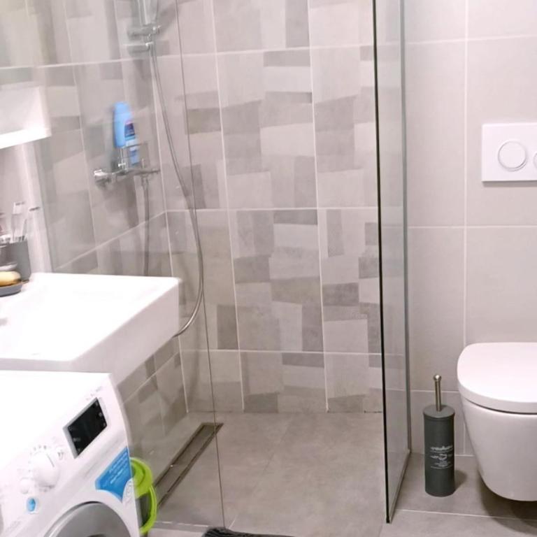 DivčiNova Mina - One-Bedroom Apartment - 23