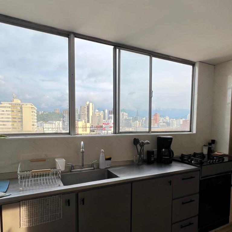 Apartamento Vista Panoramica 3 habitaciones 2 baños - Av Santander Sector El Cable y Estadio Palogrande - Apartamento de 3 dormitorios - 3