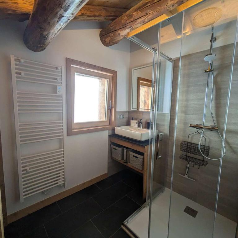 Chalet 4 chambres, confort moderne, Arêches-Beaufort - Appartement 4 Chambres - 4