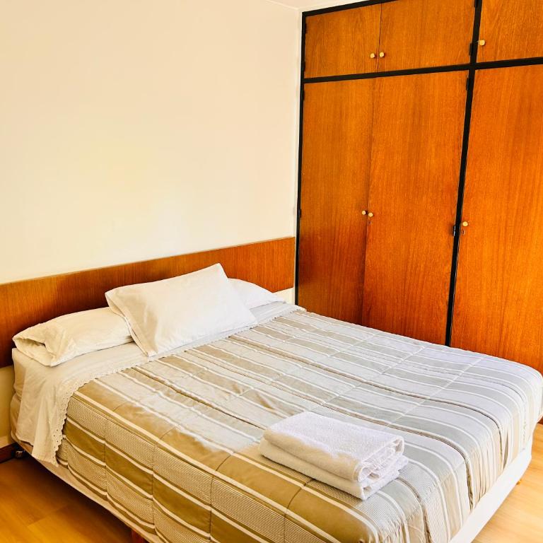 Regency Bombal Apartments - Habitación con cama grande - 5