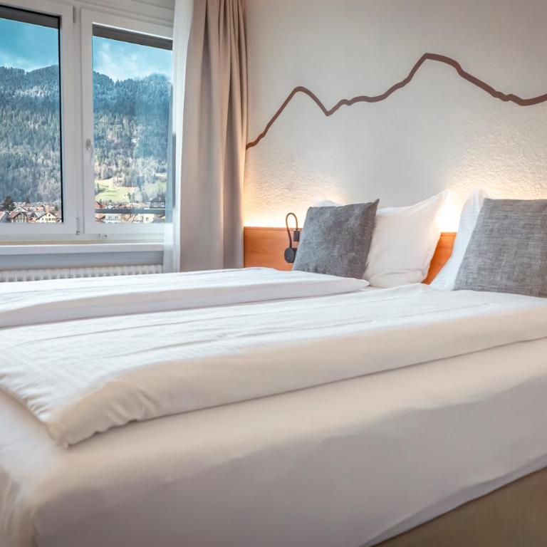 Hotel Merkur - West Station - Doppel-/Zweibettzimmer mit Bad - 10
