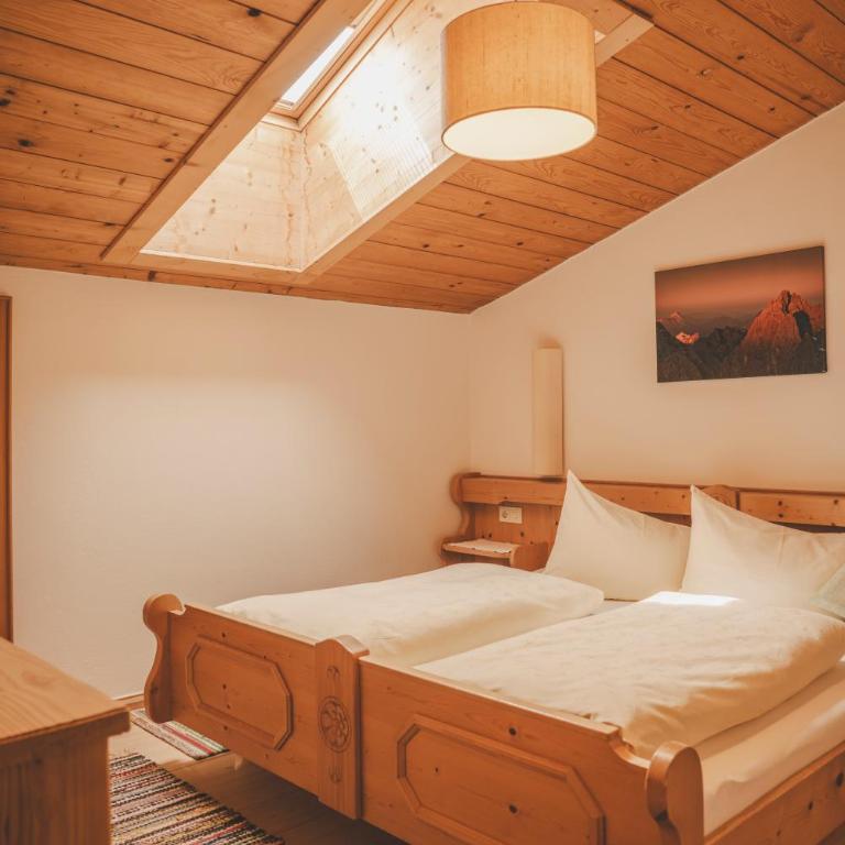 Demeterhof Knolln - Dreibettzimmer mit Dusche - 5