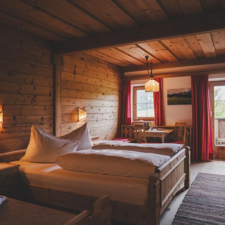 Demeterhof Knolln - Dreibettzimmer mit Dusche - 2