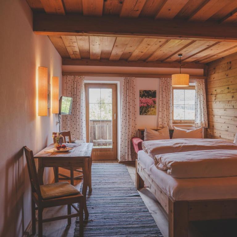 Demeterhof Knolln - Dreibettzimmer mit Dusche - 6