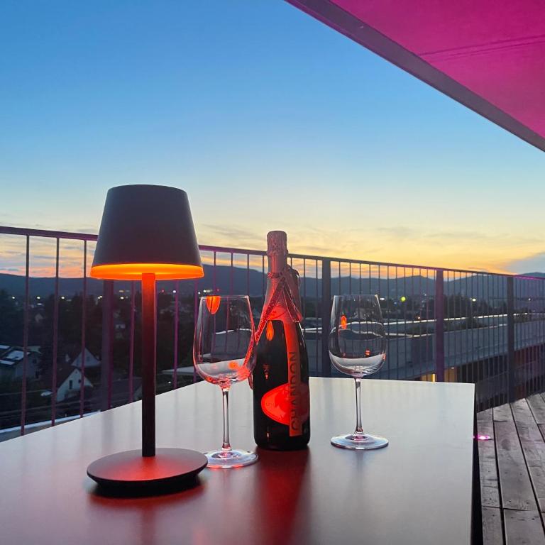 100 qm Penthouse, Self-Check-In, 2 Parkplätze - Penthouse-Apartment - 65