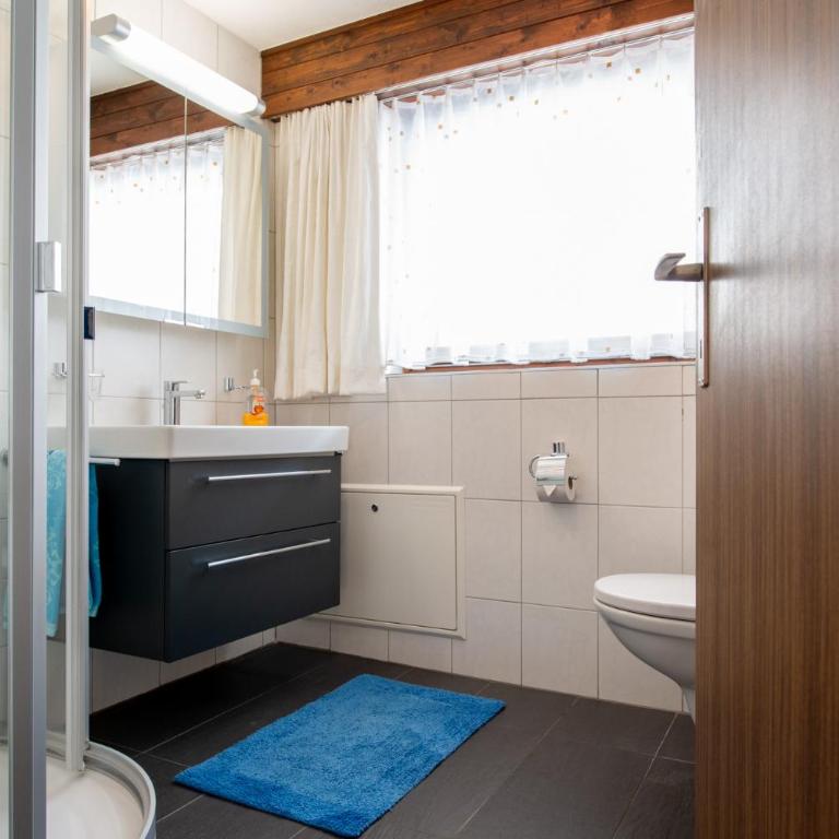 Haus Viola - Apartment mit 4 Schlafzimmern und einem Balkon - 10