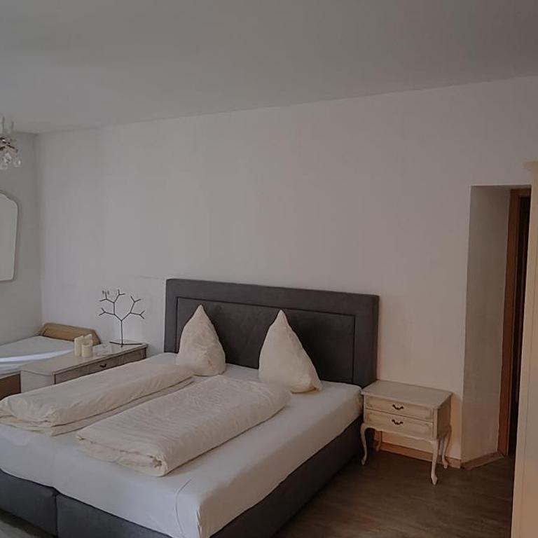 Hotel Gasthof Markterwirt - Apartment mit 3 Schlafzimmern - 1