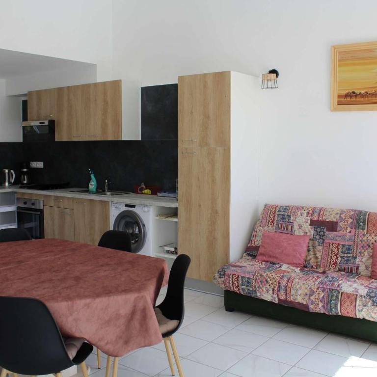 Maison 6 couchages - PORT LA NOUVELLE PN000-053 - Maison 3 Chambres - 4