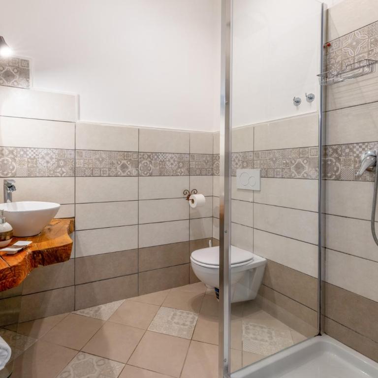 Agriturismo Primaluce - Camera Matrimoniale con Bagno Privato - 7