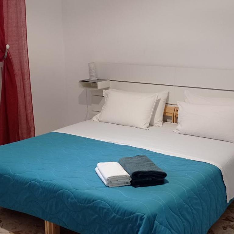 CasaRA - Double or Twin Room with Bathroom - 2