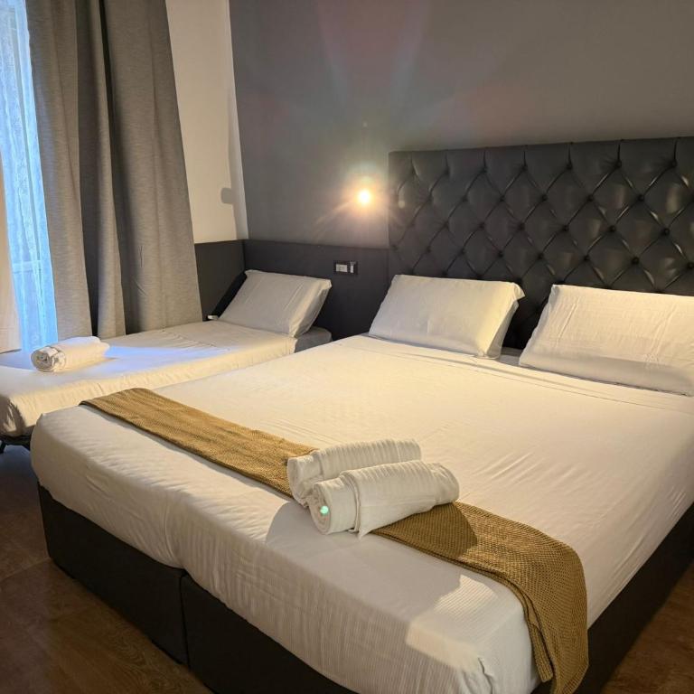 Conte GuestHouse - Triple Room with Balcony - 4