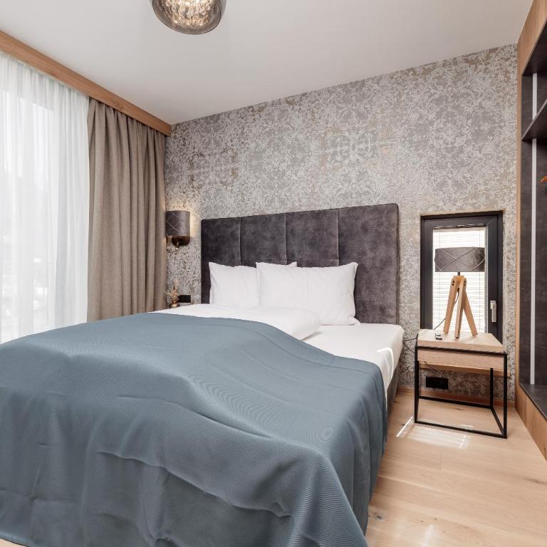 MYALPS Tirol inklusive Sky- Wellness - Two-Bedroom Apartment with Balcony - 5