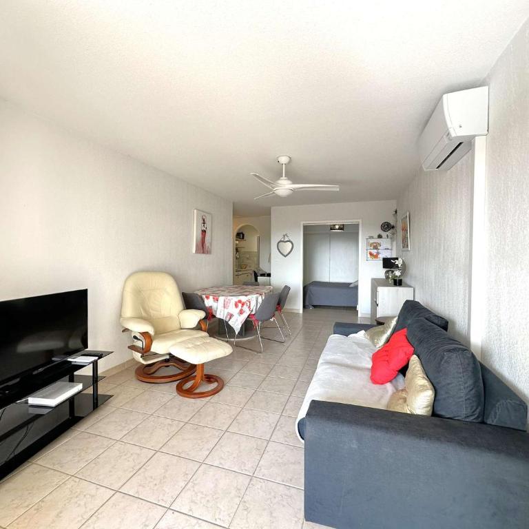 HYEGUY Appartement pour 3 personnes en rez de jardin avec piscine commune à Giens - Apartment mit 1 Schlafzimmer - 11