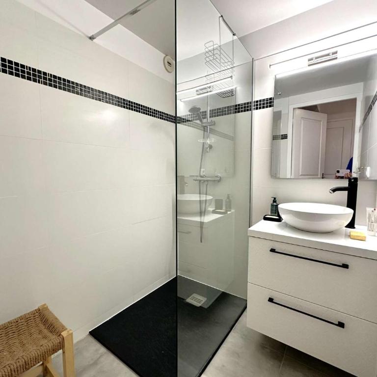 HYEGUY Appartement pour 3 personnes en rez de jardin avec piscine commune à Giens - Apartment mit 1 Schlafzimmer - 15