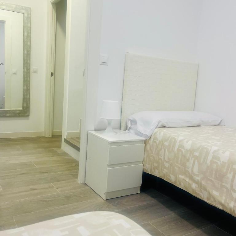 Luxury Carihuela Beach - Three-Bedroom Apartment - 29