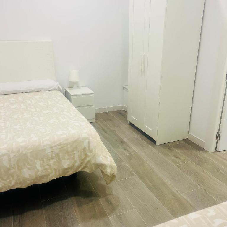 Luxury Carihuela Beach - Three-Bedroom Apartment - 30