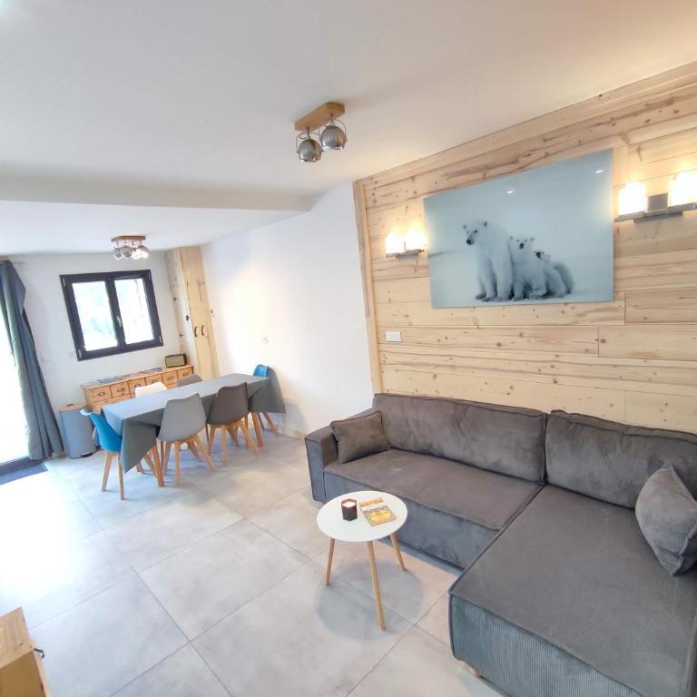 Le Bois Cosy appartement 4 étoiles 6 personnes, ACCES SKI ALPE D'HUEZ GRAND DOMAINE A 3 K M - Appartement 2 Chambres - Vue sur Lac - 60
