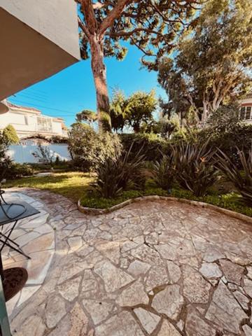 Agréable 2 pièces avec terrasse et jardin - Appartement 1 Chambre - 10