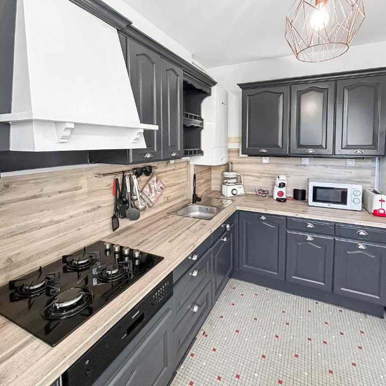 Maison Rivage - 5min Plage - Jardin & Terrasse - Charme Authentique - Parking et Wifi -Netflix - Maison 3 Chambres - 7
