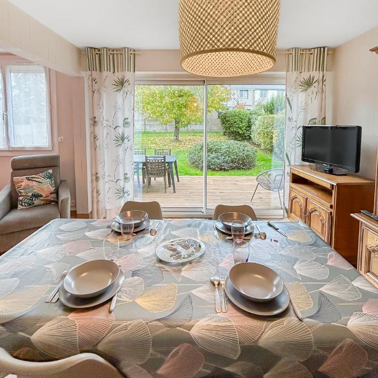 Maison Rivage - 5min Plage - Jardin & Terrasse - Charme Authentique - Parking et Wifi -Netflix - Maison 3 Chambres - 5