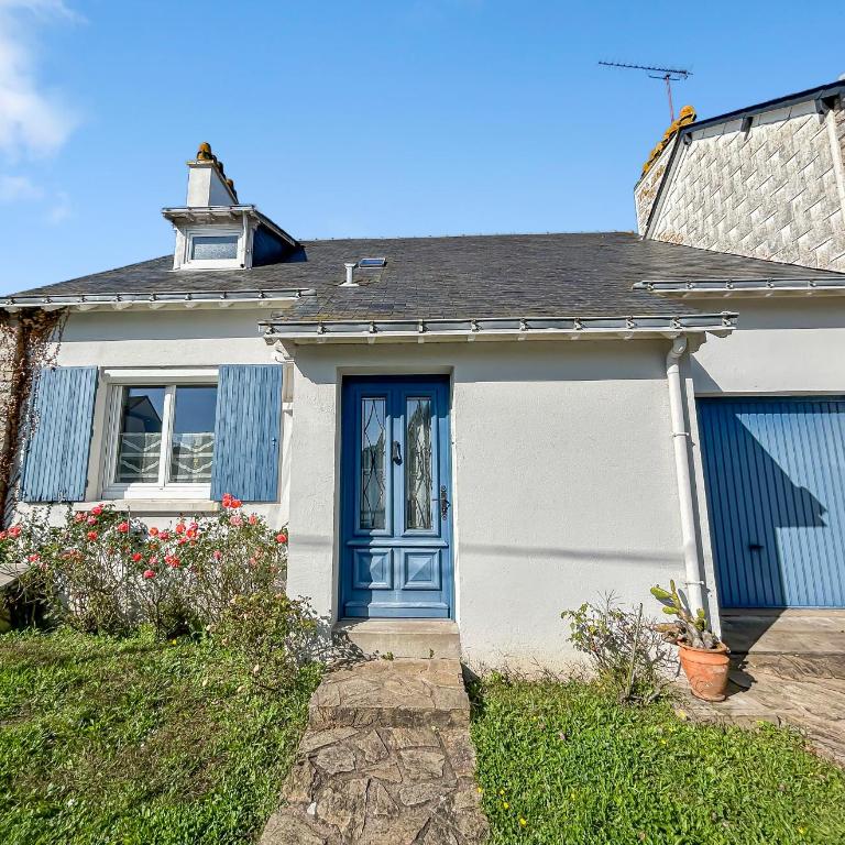 Maison Rivage - 5min Plage - Jardin & Terrasse - Charme Authentique - Parking et Wifi -Netflix - Maison 3 Chambres - 36