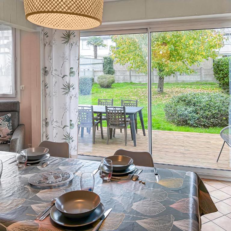 Maison Rivage - 5min Plage - Jardin & Terrasse - Charme Authentique - Parking et Wifi -Netflix - Maison 3 Chambres - 13