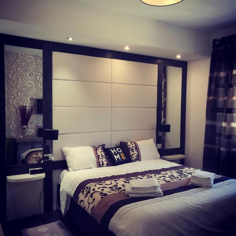 Voyage Deluxe Master Room - Deluxe Double Room with Bath - 1