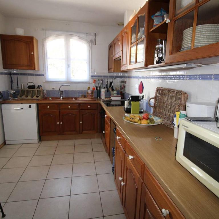Villa Les Bancaous climatisée pour 6 personnes avec piscine privée dans le Domaine de Valcros à La Londe-les-Maures - Maison 3 Chambres - 12