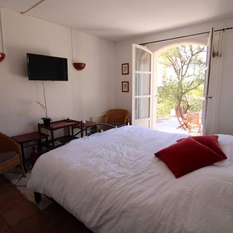 Villa Les Bancaous climatisée pour 6 personnes avec piscine privée dans le Domaine de Valcros à La Londe-les-Maures - Maison 3 Chambres - 13
