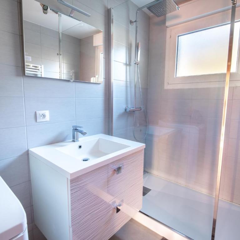 Duplex dans chalet avec superbe vue lac et piscine commune - Appartement 2 Chambres - 14