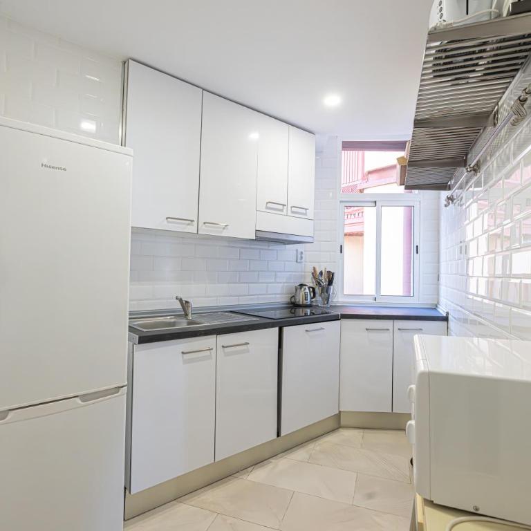 Holidays, Itálica, 8 personas 3 dormitorios y 3 baños - Apartamento de 3 dormitorios - 8