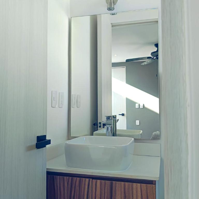 Luxury Private Room with private bathroom private Pool on Roof Top - One-Bedroom Apartment - 14