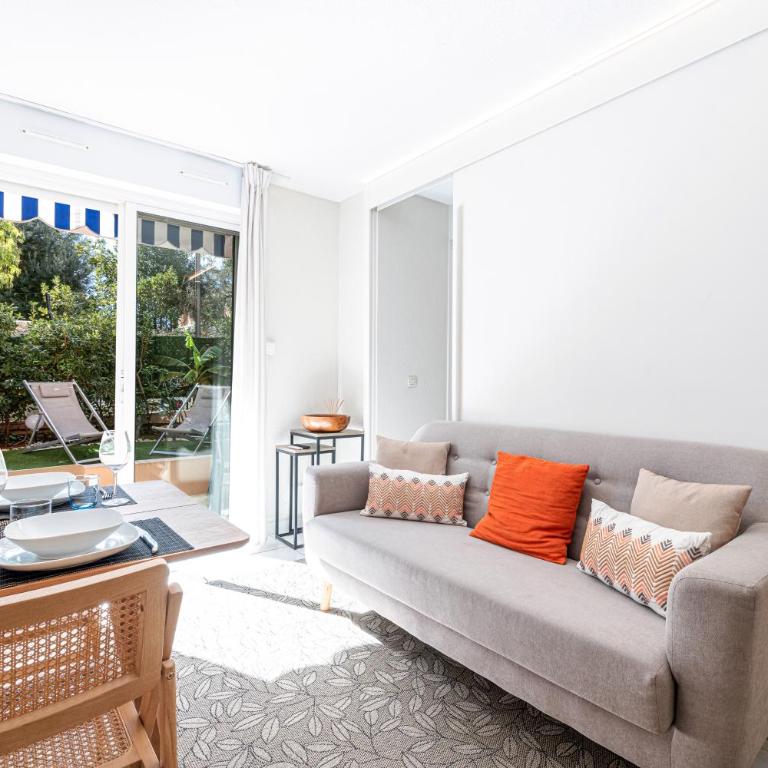 RIVIERA PRESTIGE - Appartement calme à 50m de la plage avec terrasse et parking - Appartement 2 Chambres - 13