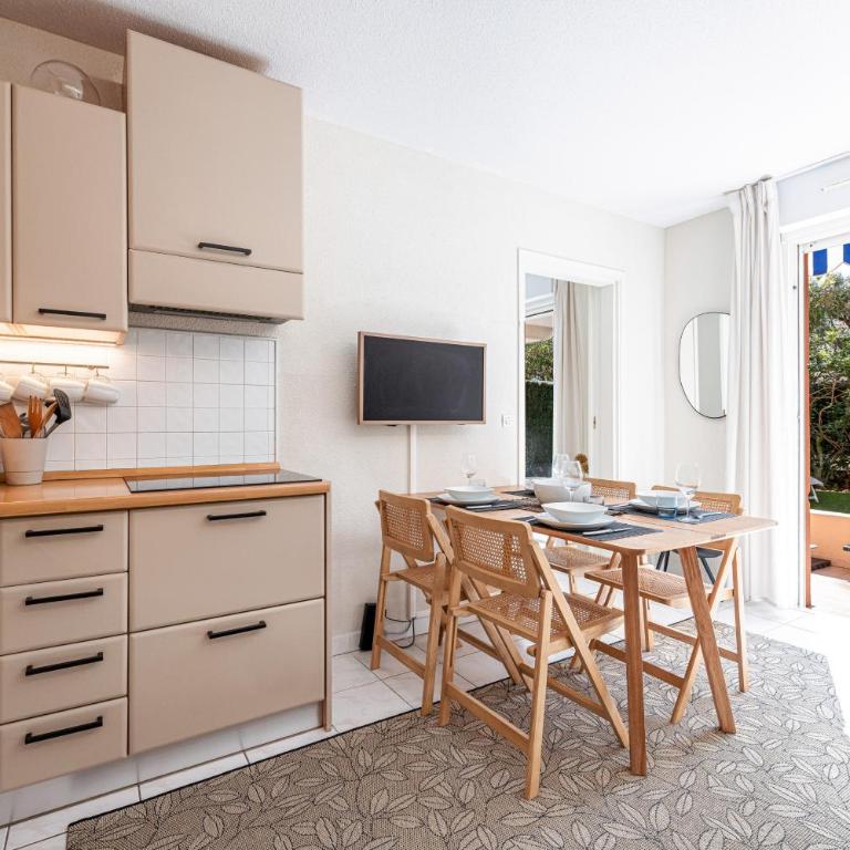 RIVIERA PRESTIGE - Appartement calme à 50m de la plage avec terrasse et parking - Appartement 2 Chambres - 16