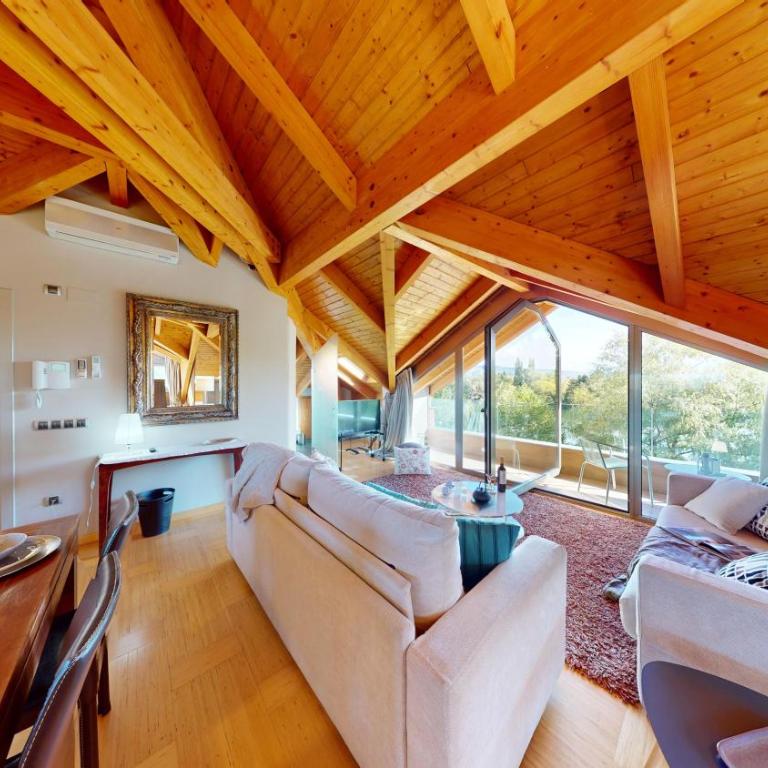 Apartaments Boutique la Torreta del Llac - Loft Apartment mit See- und Bergblick - 12