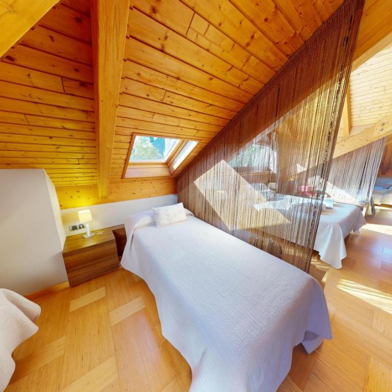Apartaments Boutique la Torreta del Llac - Loft Apartment mit See- und Bergblick - 11