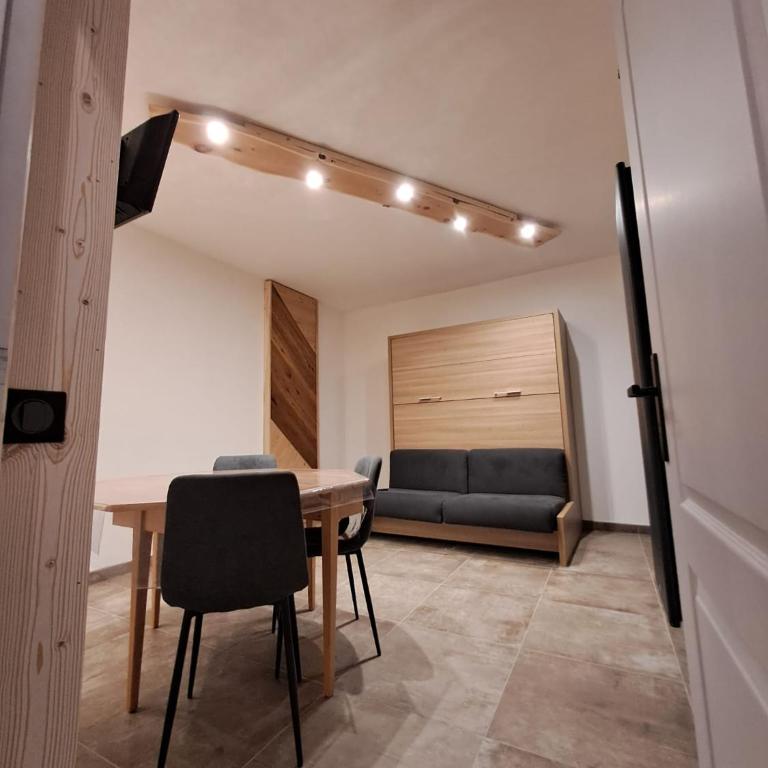 chez Léon - One-Bedroom Apartment - 1