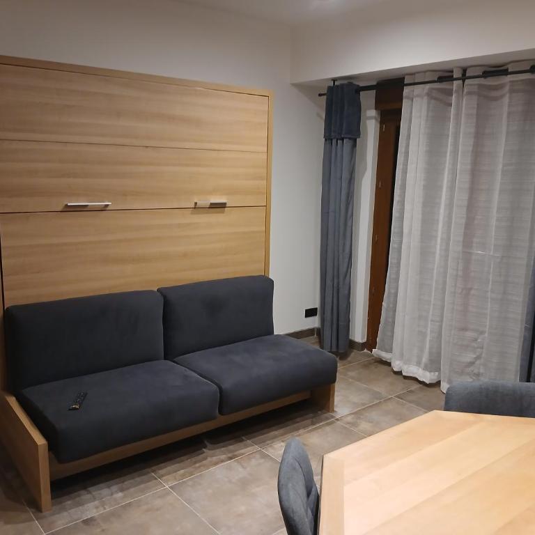 chez Léon - One-Bedroom Apartment - 9