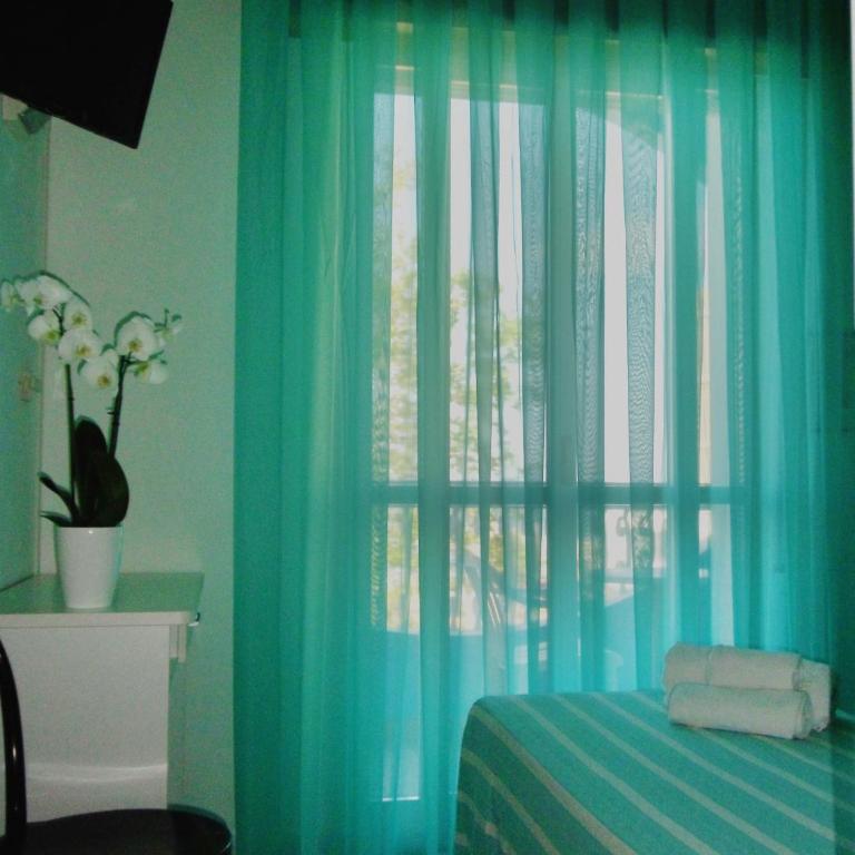 Hotel Rosalba - Single Room with Sea View - 4