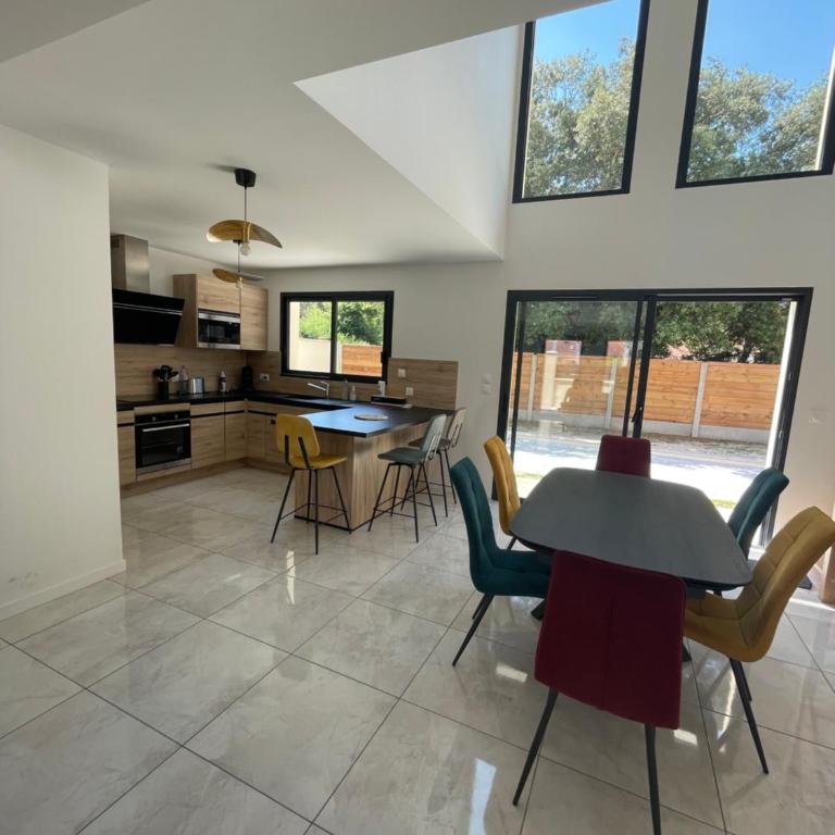 Maison 9p avec piscine et climatisation - Five-Bedroom House - 14