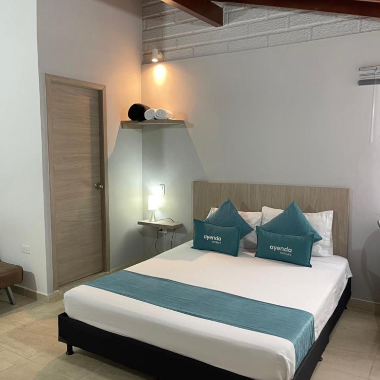Hotel 12 Nights - Habitación Doble Superior - 17