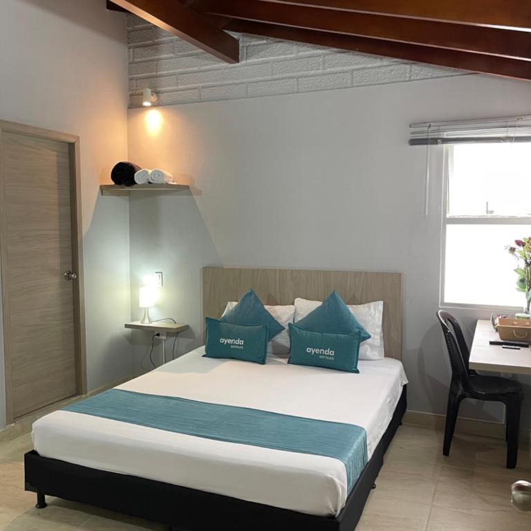 Hotel 12 Nights - Habitación Doble Superior - 16