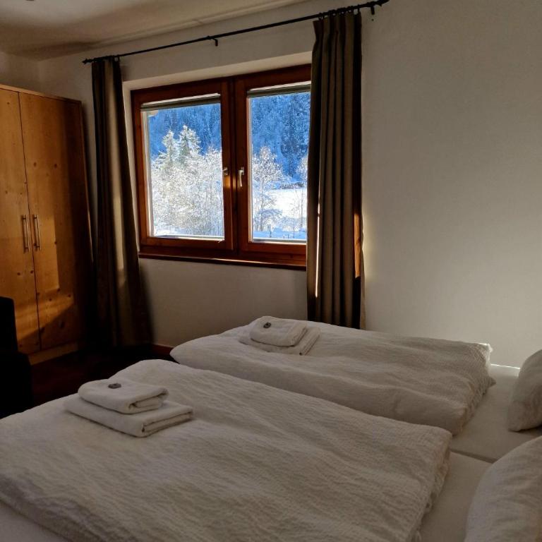 Pension Baranekhof - Just One Ski Bus Stop from Kitzsteinhorn Ski Resort - Apartment mit 3 Schlafzimmern und Bergblick - 17