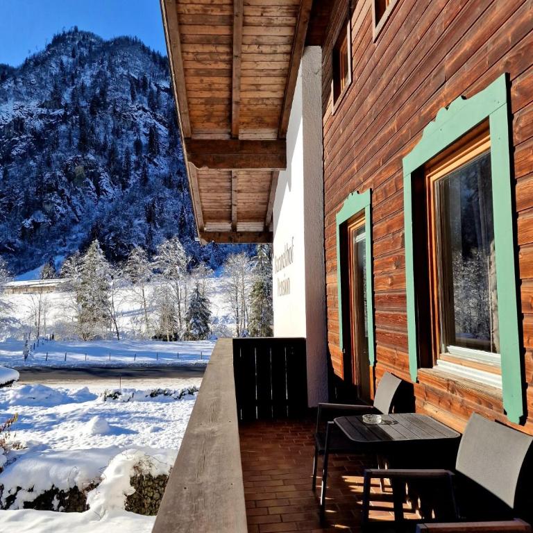 Pension Baranekhof - Just One Ski Bus Stop from Kitzsteinhorn Ski Resort - Apartment mit 3 Schlafzimmern und Bergblick - 2