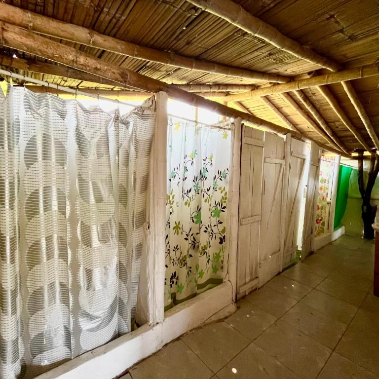 Kamala Surf & Backpacker Hostel - Cama en habitación compartida mixta de 6 camas - 3