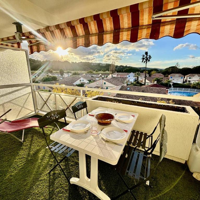 T2 Climatisé Proche Plage avec Terrasse et Garage - FR-1-816-14 - Apartamento - 1