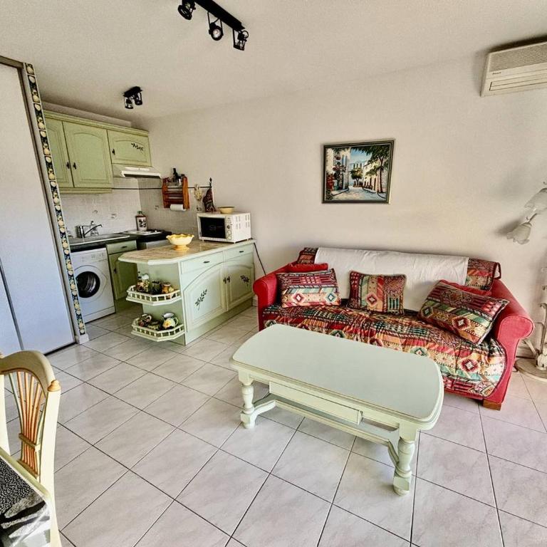 T2 Climatisé Proche Plage avec Terrasse et Garage - FR-1-816-14 - Apartamento - 6