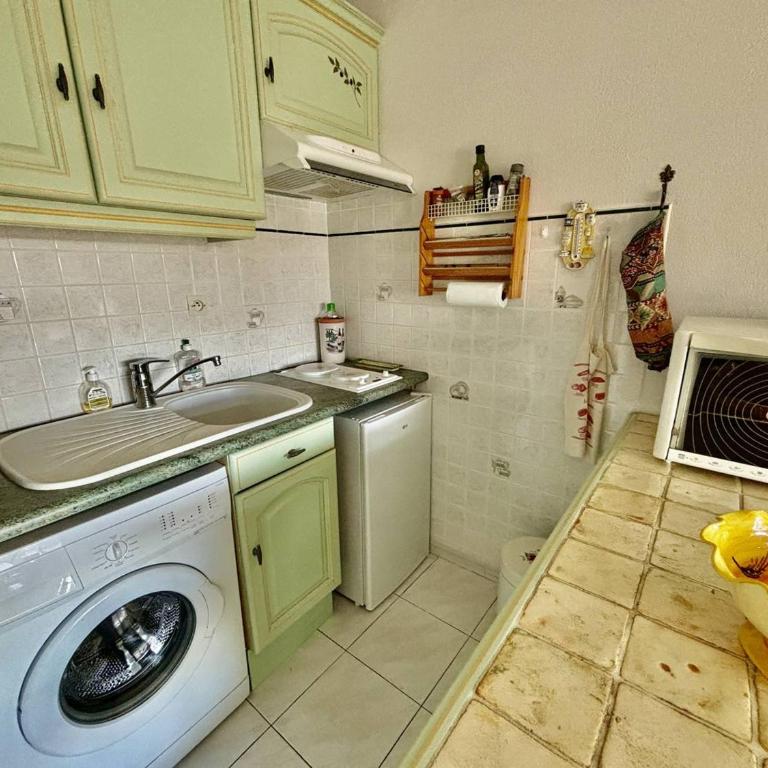 T2 Climatisé Proche Plage avec Terrasse et Garage - FR-1-816-14 - Apartamento - 7